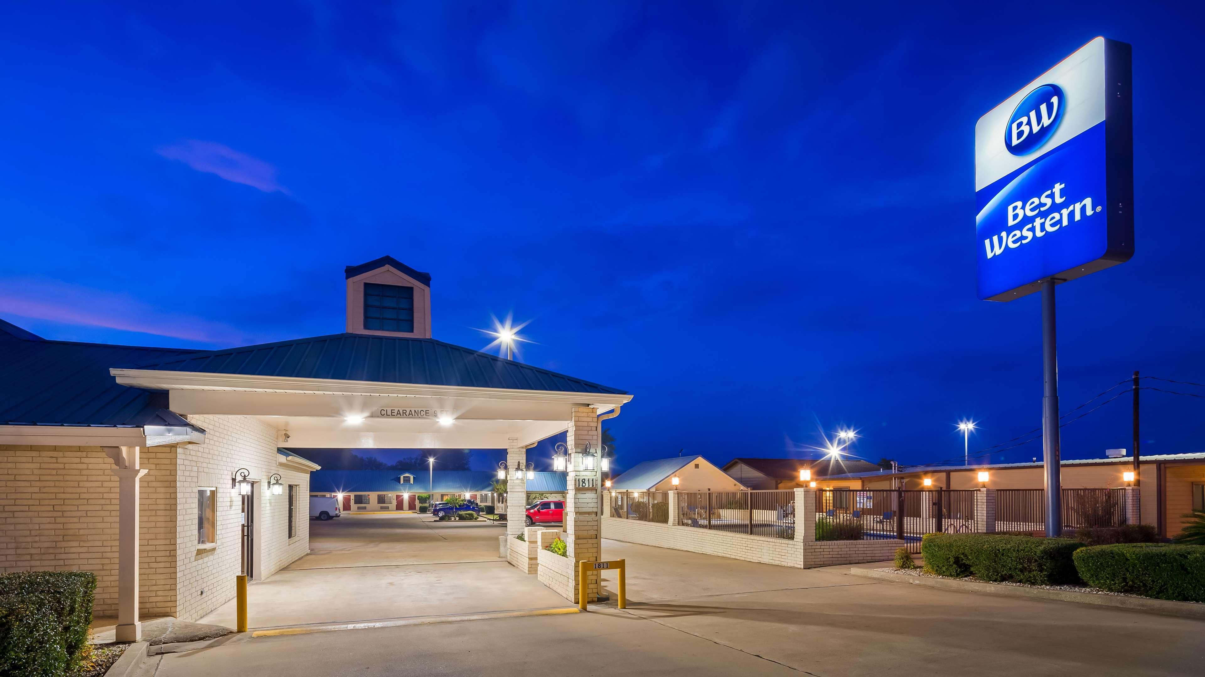 Best Western Regency Inn & Suites Gonzales Exterior foto