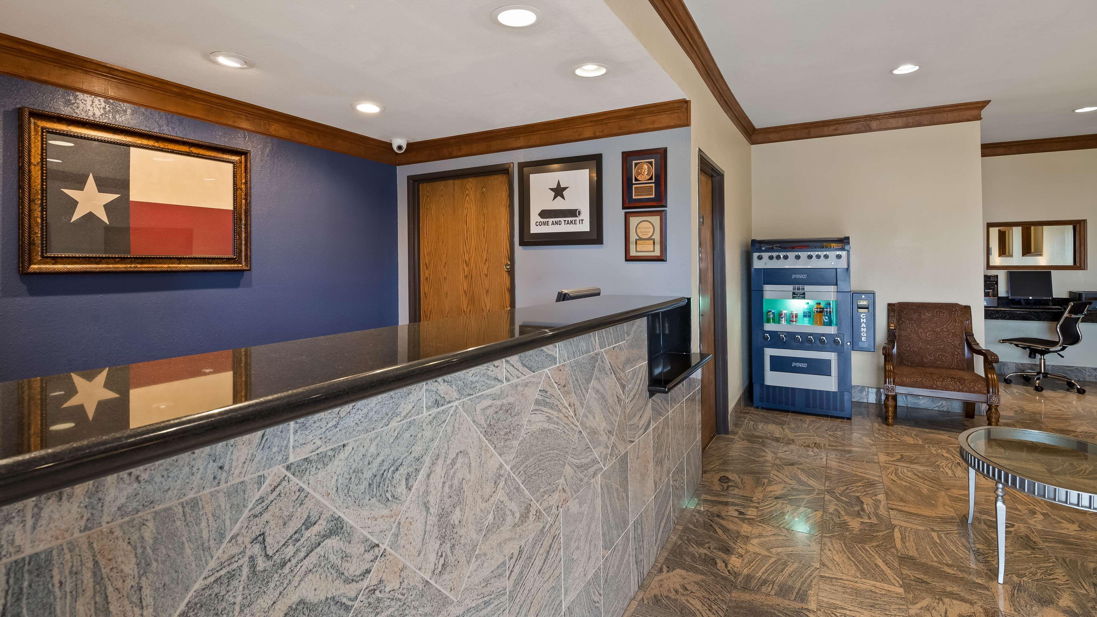 Best Western Regency Inn & Suites Gonzales Exterior foto